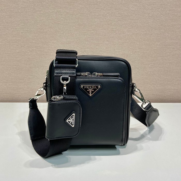 PRADA 新作ブリーフケース サイズ:38x29x10cm