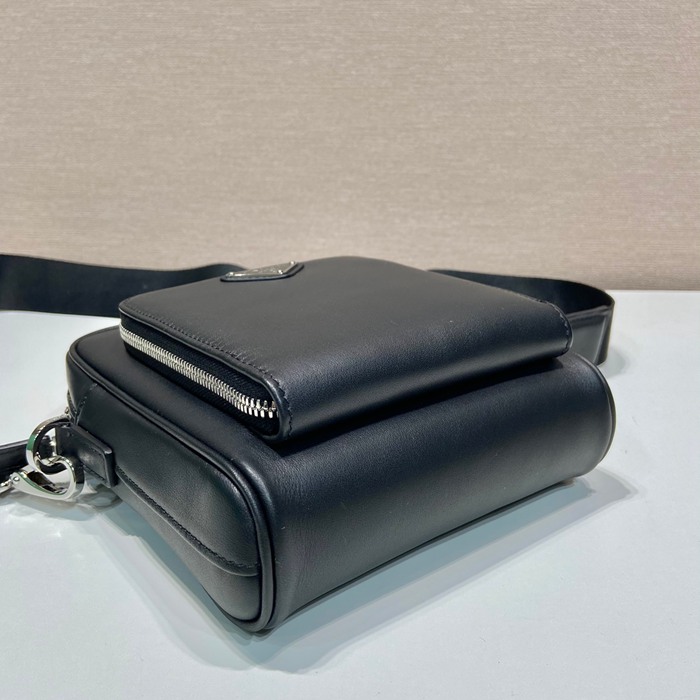 PRADA 新作ブリーフケース サイズ:38x29x10cm