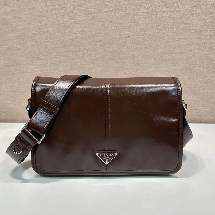 PRADA 新作メッセンジャー サイズ:28x20x10cm