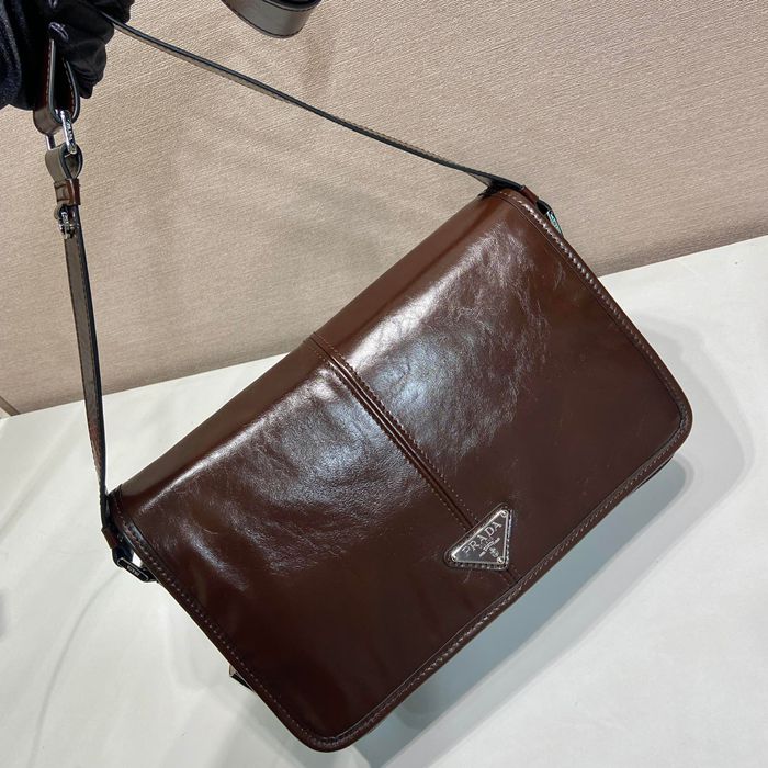 PRADA 新作メッセンジャー サイズ:28x20x10cm