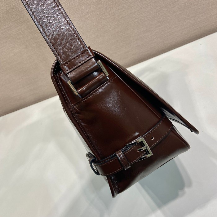 PRADA 新作メッセンジャー サイズ:28x20x10cm