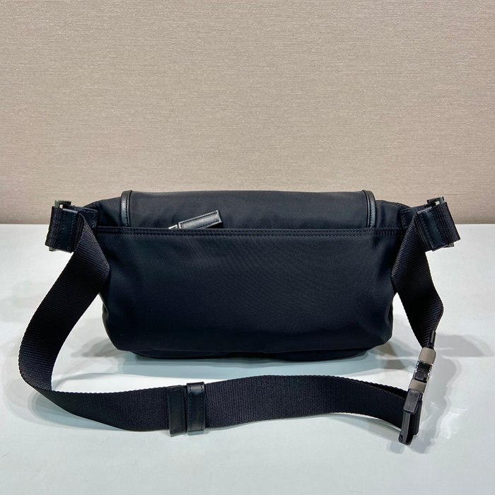 PRADA 2VH174 ナイロン胸バッグウエストバッグ サイズ:24x18x5.5cm