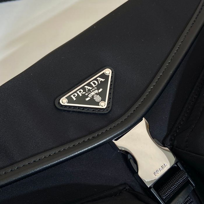 PRADA 2VH174 ナイロン胸バッグウエストバッグ サイズ:24x18x5.5cm