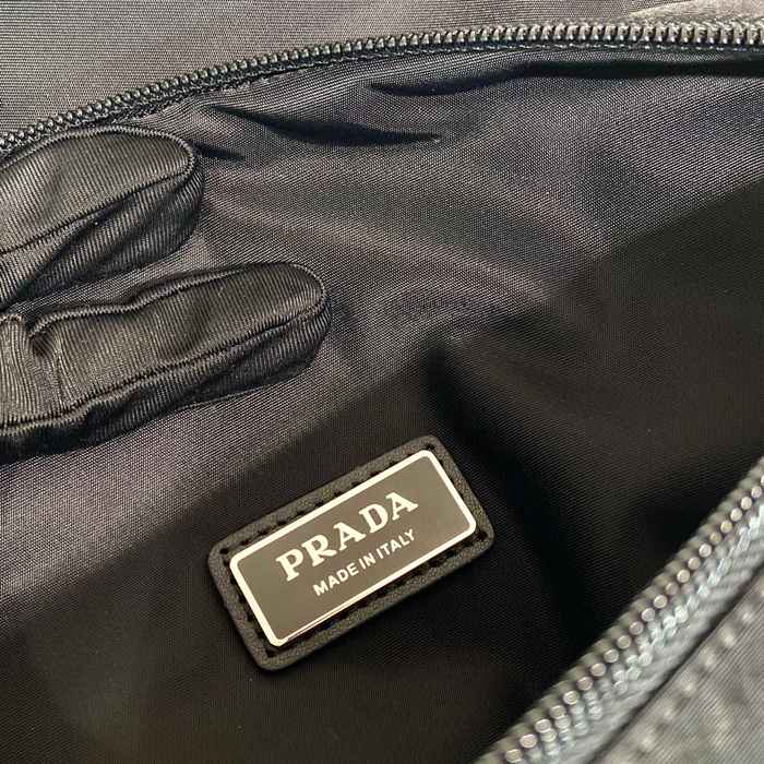 PRADA 2VH174 ナイロン胸バッグウエストバッグ サイズ:24x18x5.5cm