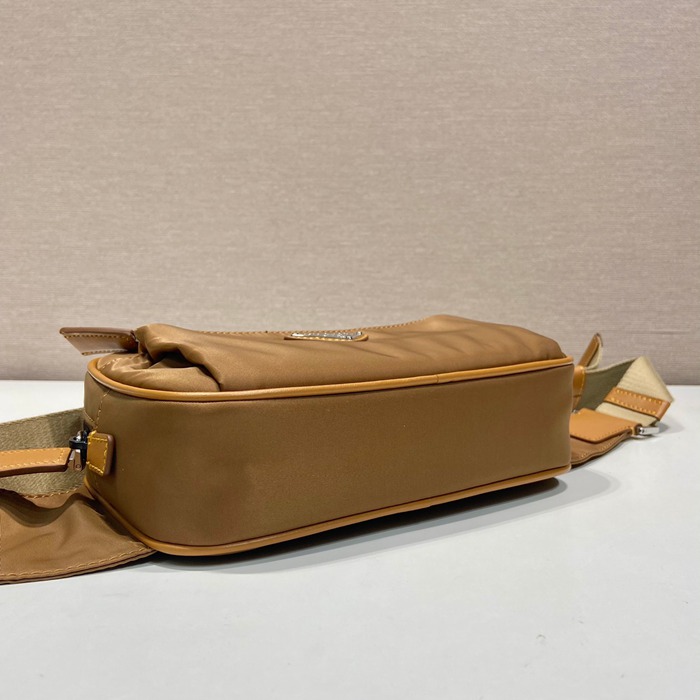 PRADA 2VL977 ウエストバッグ 軟木色 サイズ:21x12.5x4.5cm