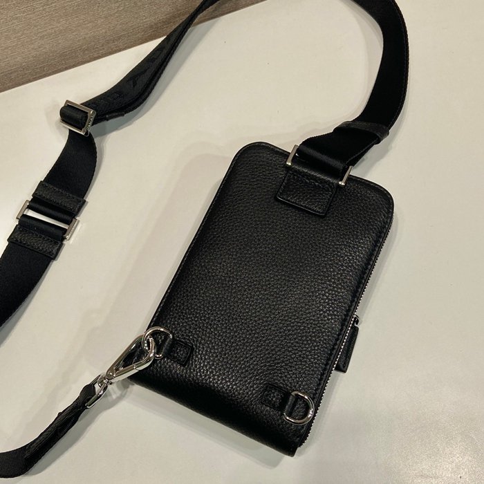 PRADA 2VH195 鹿革スマホバッグ サイズ:18x11.5cm