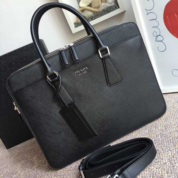 PRADA 2VE366B 新作ブリーフケース サイズ:36x28cm