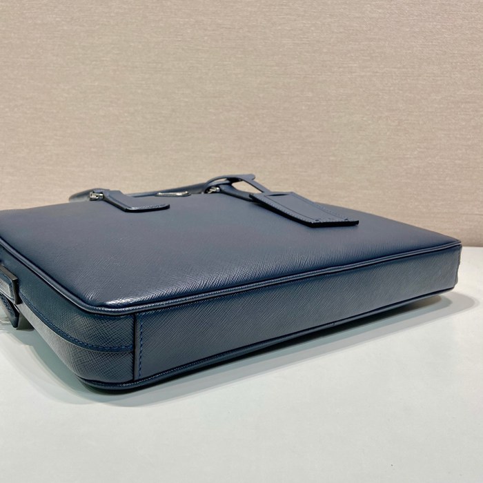 PRADA 新款0368 超薄ブリーフケース サイズ:37x28x3.5cm