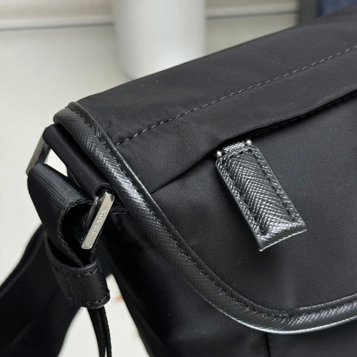 PRADA 2VD070 メッセンジャー ミニ サイズ:16x16cm