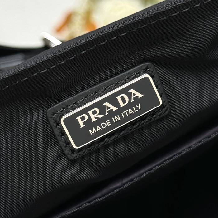 PRADA 2VD070 メッセンジャー ミニ サイズ:16x16cm