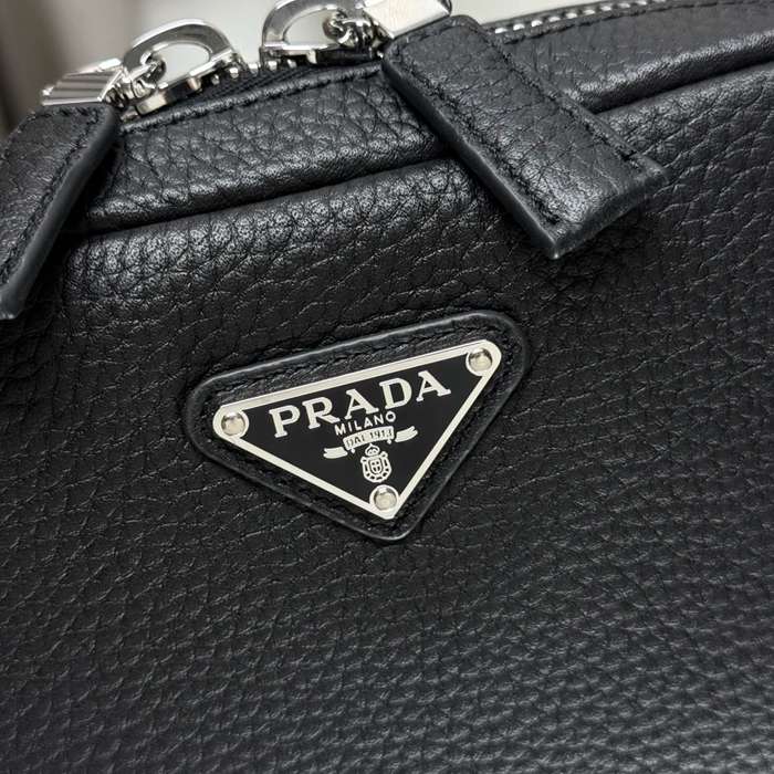 PRADA 2VH184 胸バッグ サイズ:19.5x13.5cm