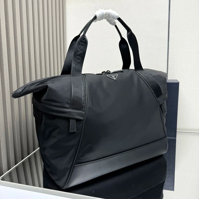 PRADA 2VC040B ナイロントラベルバッグ サイズ:44.5x40x24cm