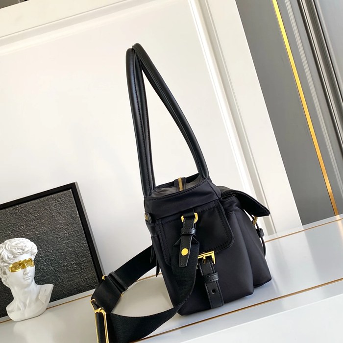 PRADA 1BG596 ナイロンハンドバッグ サイズ:31x17x11cm