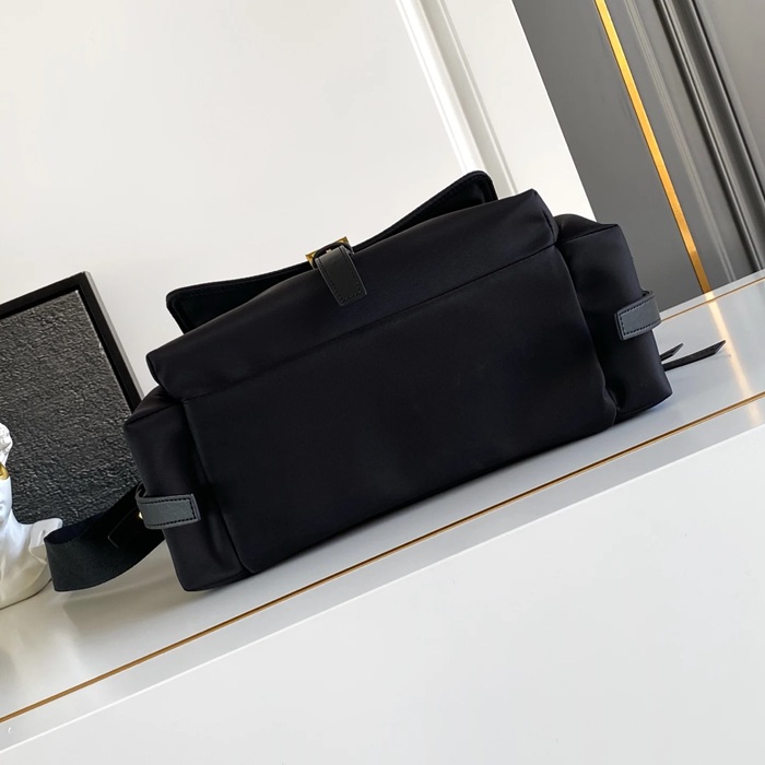 PRADA 1BG596 ナイロンハンドバッグ サイズ:31x17x11cm