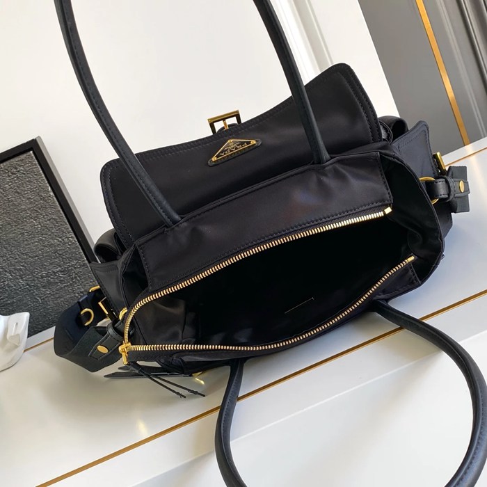 PRADA 1BG596 ナイロンハンドバッグ サイズ:31x17x11cm