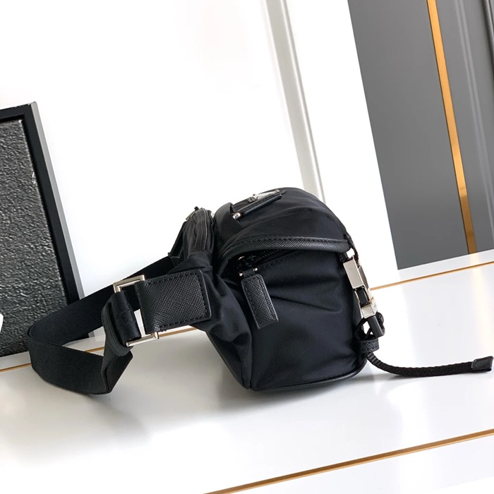 PRADA 2VH171 フラップショルダー ミニメッセンジャー サイズ:20x13cm