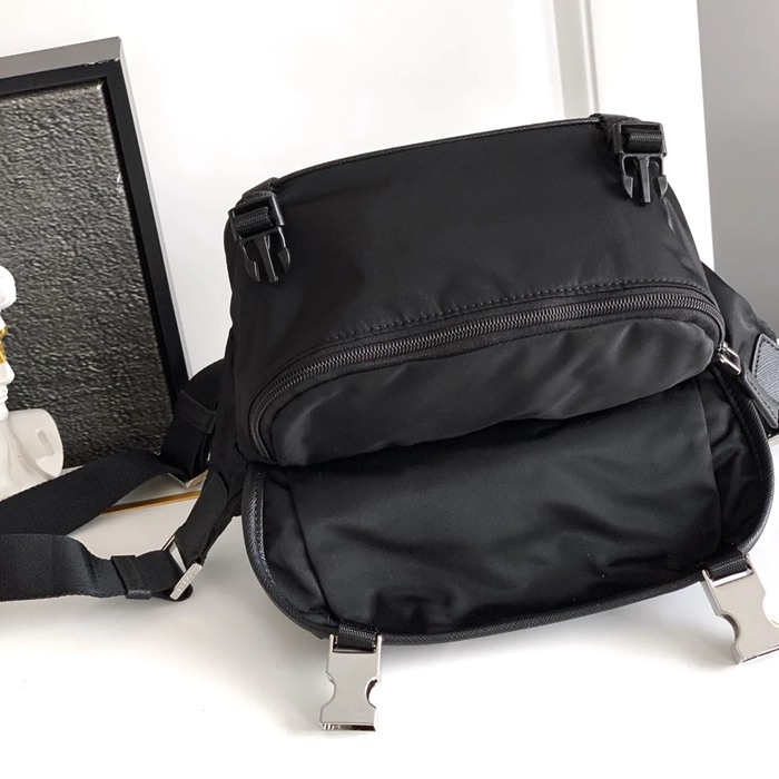 PRADA 2VH171 フラップショルダー ミニメッセンジャー サイズ:20x13cm