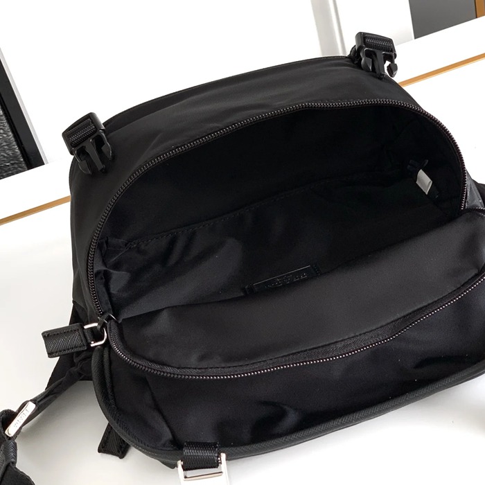 PRADA 2VH171 フラップショルダー ミニメッセンジャー サイズ:20x13cm