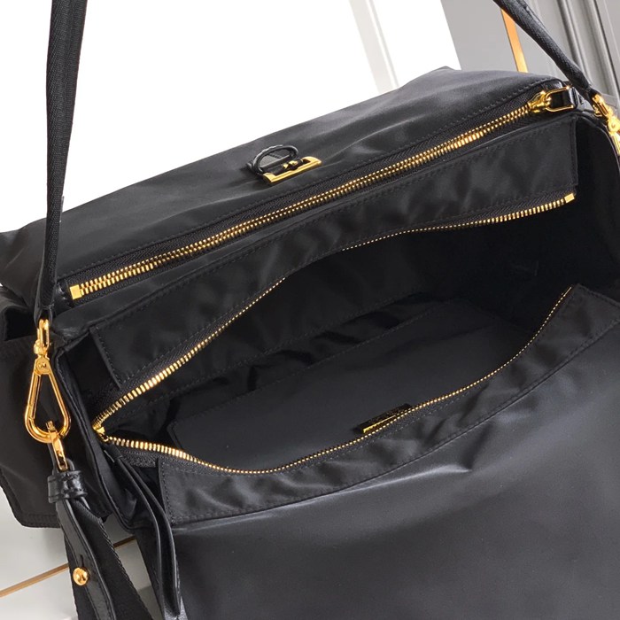 PRADA 1BD391 フラップメッセンジャー 大 サイズ:37.5x19x12cm