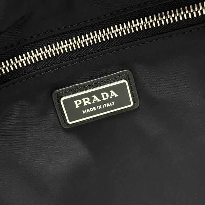 PRADA 2VH204 エクスプロアバッグ エクスプローラー サイズ:43x29.5x15cm