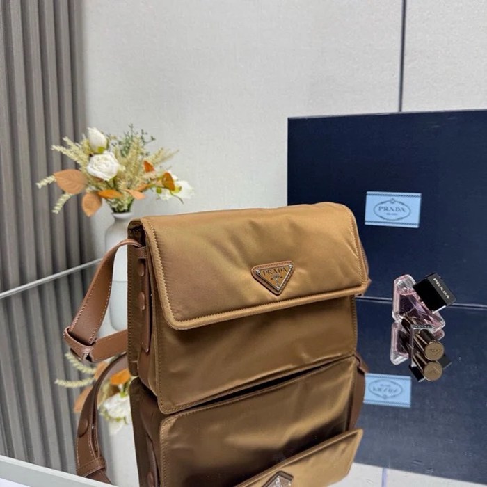 PRADA 1BD313 リナイロンショルダー 小 サイズ:23x16x11cm