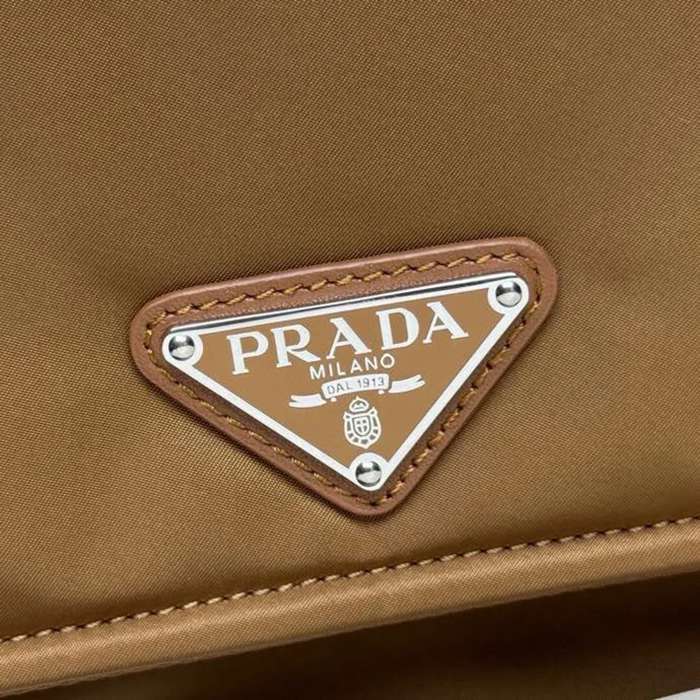 PRADA 1BD313 リナイロンショルダー 小 サイズ:23x16x11cm