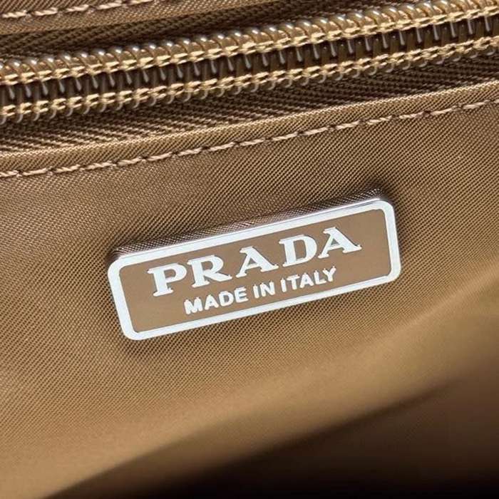PRADA 1BD313 リナイロンショルダー 小 サイズ:23x16x11cm