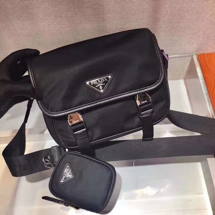 PRADA 2VD034 ナイロン3in1メッセンジャー サイズ:22x16x8.5cm