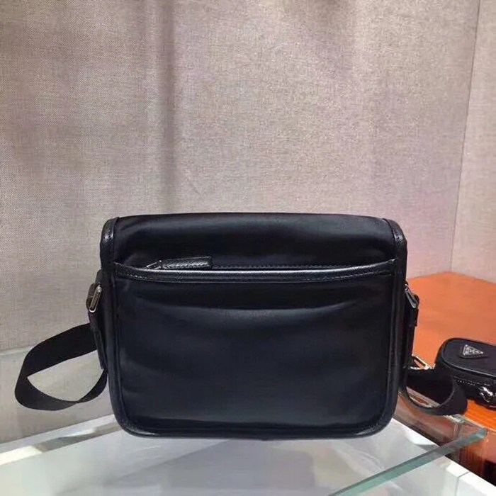 PRADA 2VD034 ナイロン3in1メッセンジャー サイズ:22x16x8.5cm