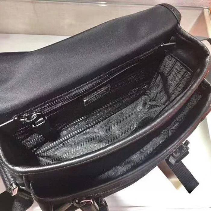 PRADA 2VD034 ナイロン3in1メッセンジャー サイズ:22x16x8.5cm