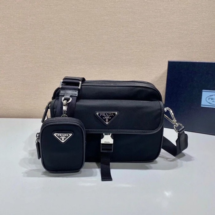 PRADA 2VH133B ナイロン3in1メッセンジャー サイズ:22x16cm