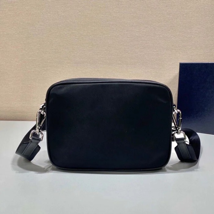 PRADA 2VH133B ナイロン3in1メッセンジャー サイズ:22x16cm