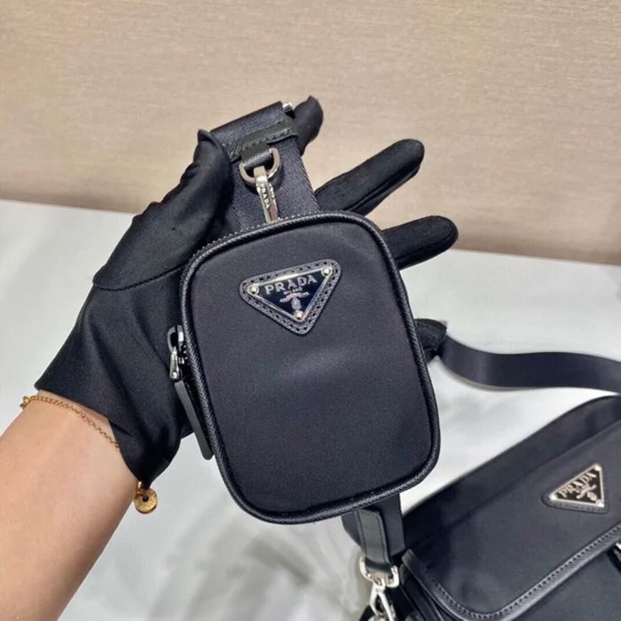 PRADA 2VH133B ナイロン3in1メッセンジャー サイズ:22x16cm