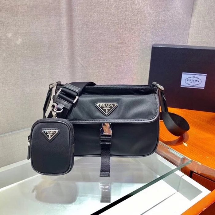 PRADA 2VH133 サフィアーノレザーメッセンジャー 3in1 サイズ:22x16cm PRADA 2VH133 サフィアーノレザーメッセンジャー 3in1 サイズ:22x16cm