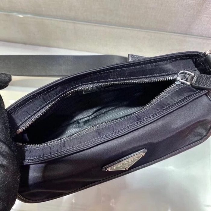 PRADA 2VH133 サフィアーノレザーメッセンジャー 3in1 サイズ:22x16cm