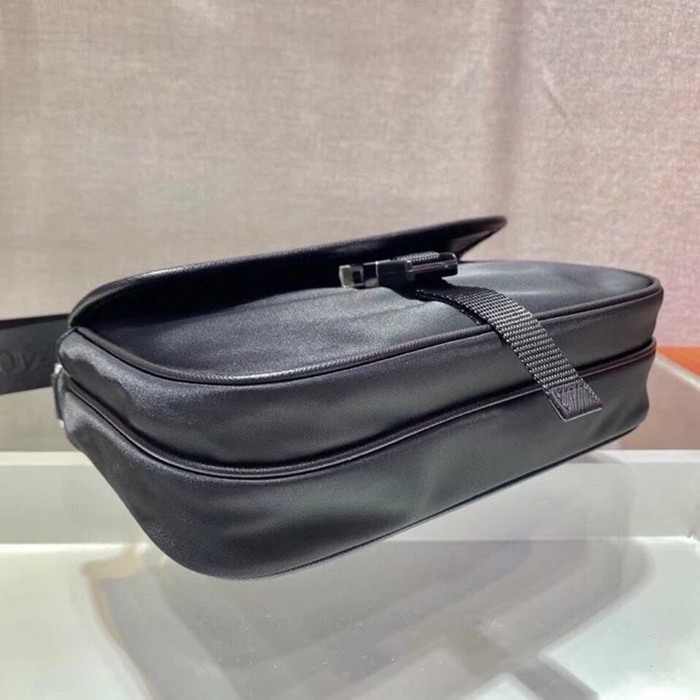 PRADA 2VH133 サフィアーノレザーメッセンジャー 3in1 サイズ:22x16cm