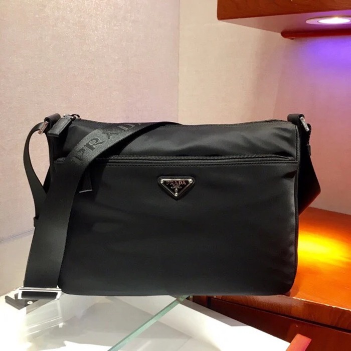 PRADA 1BC421 ファブリックメッセンジャー サイズ:31x23cm PRADA 1BC421 ファブリックメッセンジャー サイズ:31x23cm