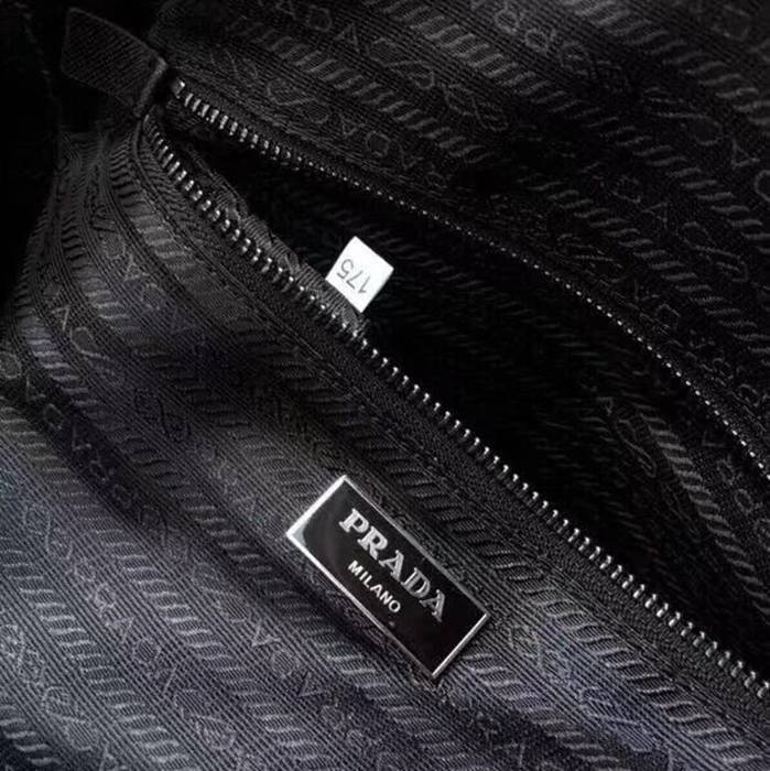 PRADA 1V19S パラシュート素材トラベルバッグ サイズ:48x26x16.5cm