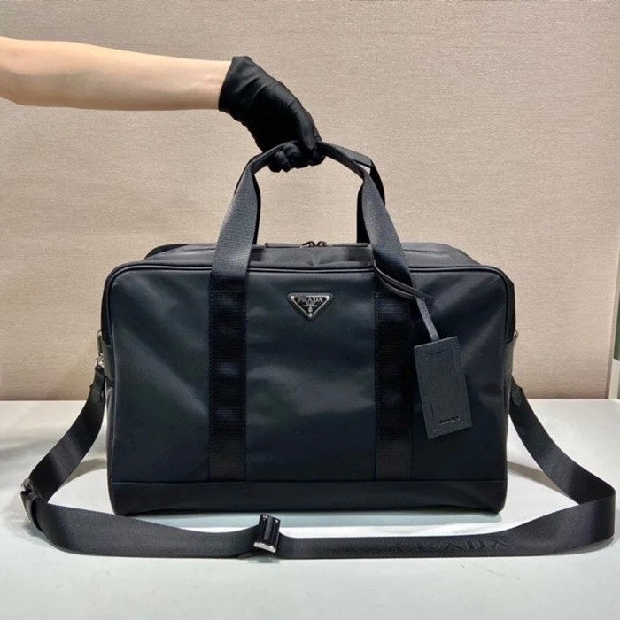 PRADA 2VC796A ナイロントラベルバッグ 取り外し可能ストラップ サイズ:44x28x23cm