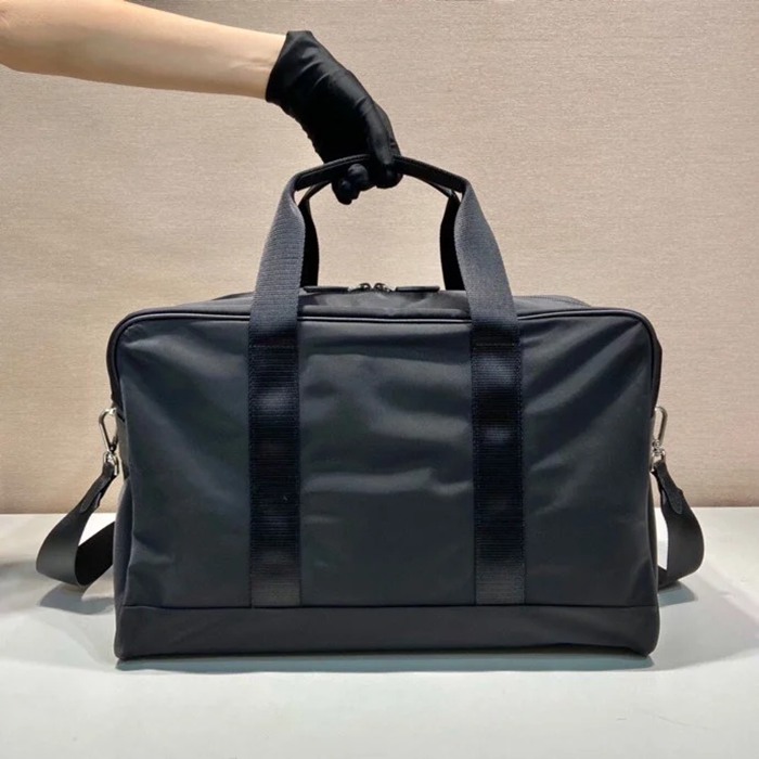 PRADA 2VC796A ナイロントラベルバッグ 取り外し可能ストラップ サイズ:44x28x23cm