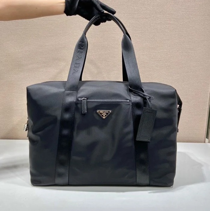 PRADA 2VC796 ナイロントラベルバッグ サイズ:44.5x40x24cm