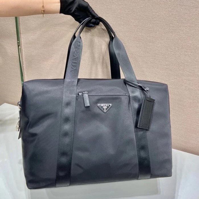 PRADA 2VC796 ナイロントラベルバッグ サイズ:44.5x40x24cm