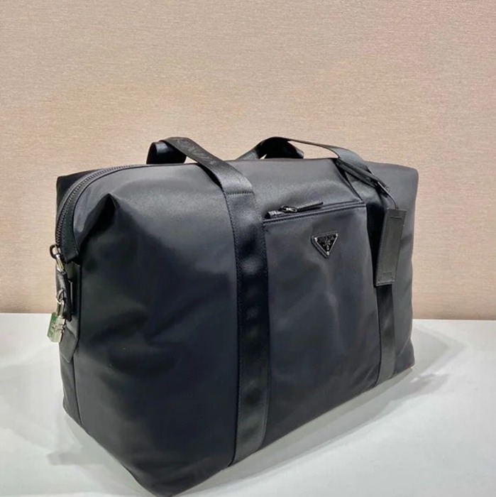 PRADA 2VC796 ナイロントラベルバッグ サイズ:44.5x40x24cm