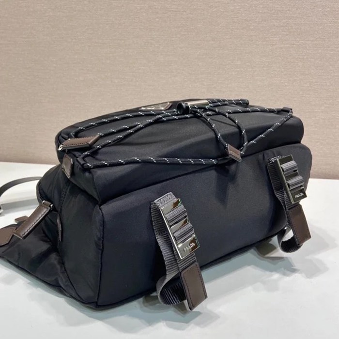 PRADA 2VH201 リナイロンメッセンジャー サイズ:30x22x10cm