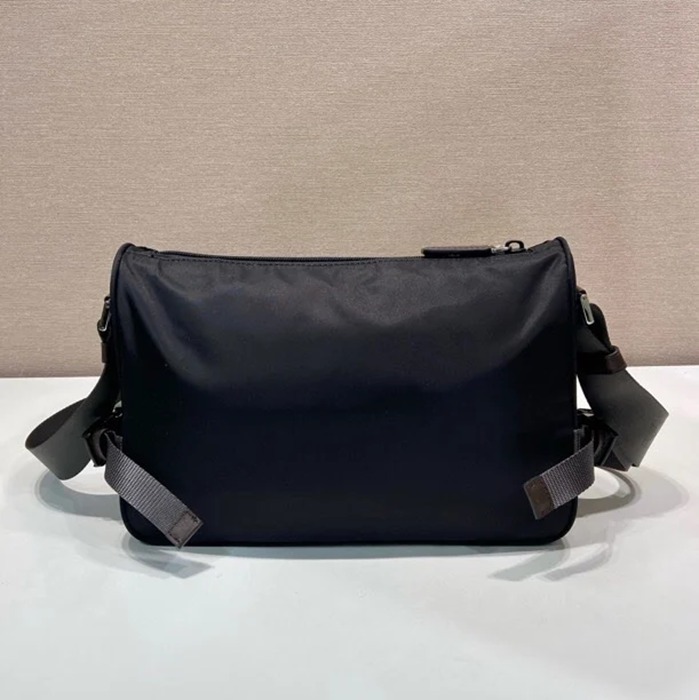 PRADA 2VH192 リナイロンメッセンジャー サイズ:28x17.5x10cm