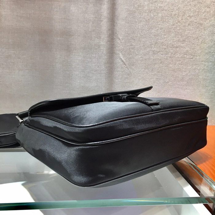 PRADA 2VH110 3in1ナイロン斜め掛け サイズ:25x22cm
