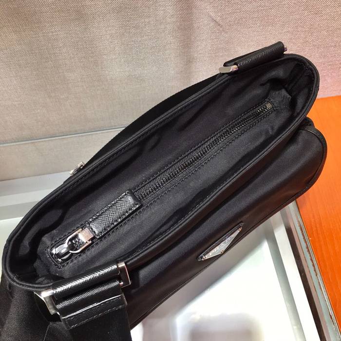 PRADA 2VH110 3in1ナイロン斜め掛け サイズ:25x22cm