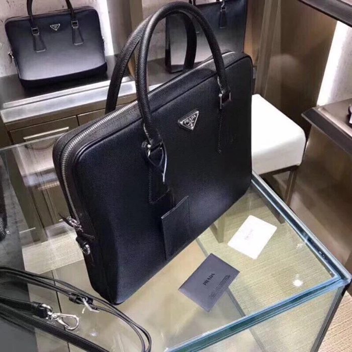 PRADA 0891 十字紋ブリーフケース 斜め掛け サイズ:36x28cm