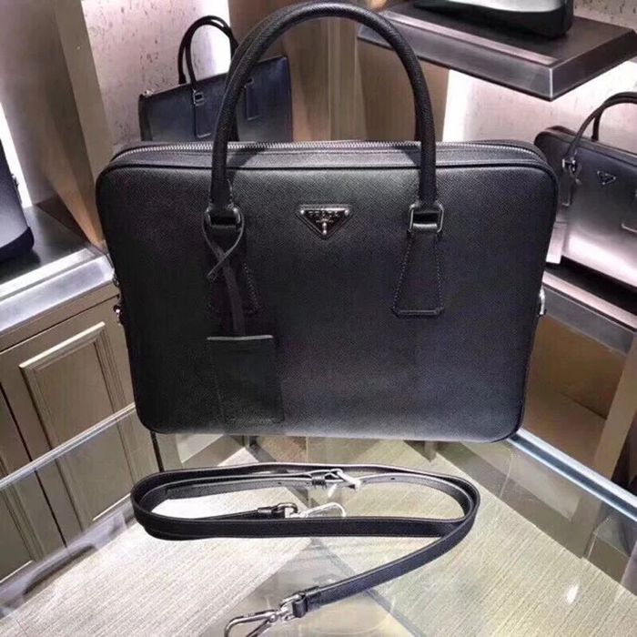 PRADA 0891 十字紋ブリーフケース 斜め掛け サイズ:36x28cm