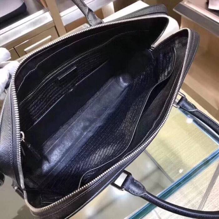 PRADA 0891 十字紋ブリーフケース 斜め掛け サイズ:36x28cm
